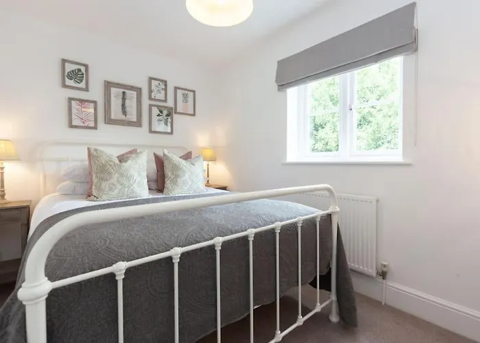 Oxfordshire Living - The Henrietta Cottage - Woodstock