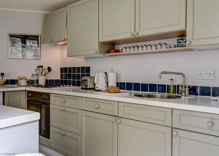 The White Cottage